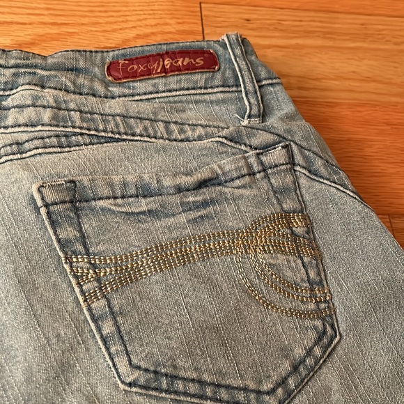 Foxy Jeans- Capris 3/4 length - 25 - Picture 2 of 3